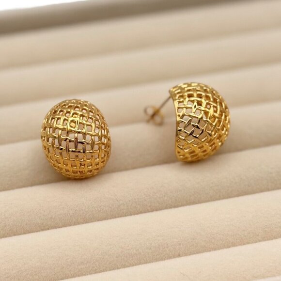 NWT Chunky Earrings 18K Gold Plated Dome Basket Textured Large Statement - Picture 1 of 10